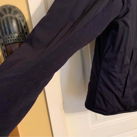 Lululemon athletica quilted or nylon reversable bomber style jacket. NAVY - Picture 11 of 16